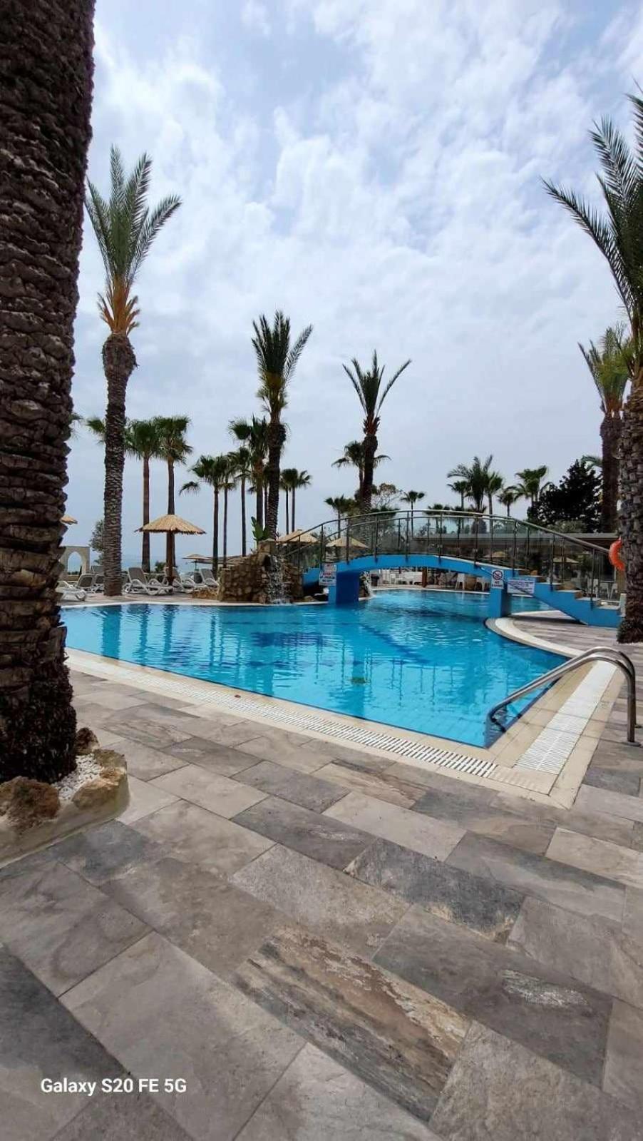 Simos Magic Beach Hotel Apts Айя Напа Екстериор снимка