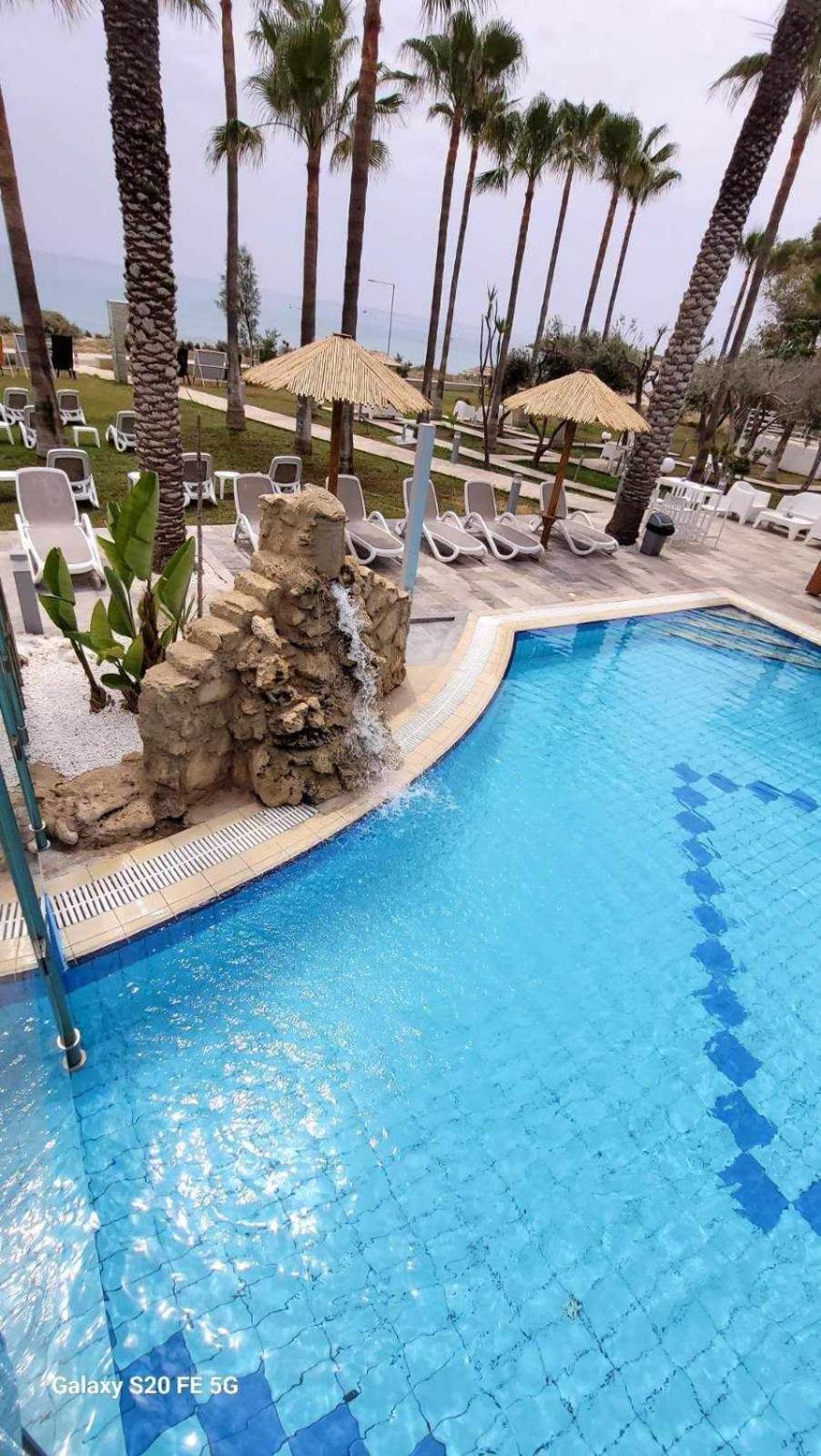 Simos Magic Beach Hotel Apts Айя Напа Екстериор снимка