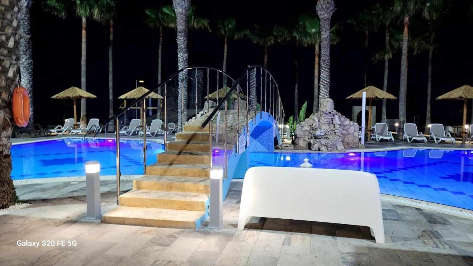 Simos Magic Beach Hotel Apts Айя Напа Екстериор снимка