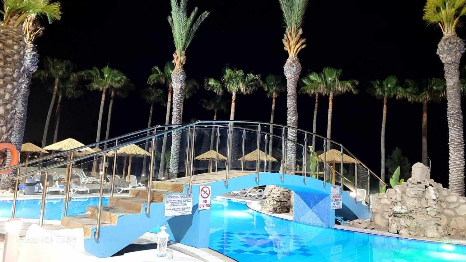 Simos Magic Beach Hotel Apts Айя Напа Екстериор снимка